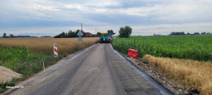 W dniach od 12 do 14 lipca w miejscowościach Jarczechowo, Moszczonne oraz Konotopie trwały roboty drogowe polegające na układaniu warstwy wyrównawczej z betonu asfaltowego.