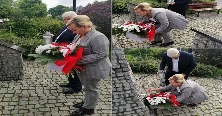 W rocznicę wybuchu II wojny światowej 1 września władze samorządowe Urzędu Gminy w Kikole złożyła kwiaty pod pomnikiem w Kikole oddając hołd ofiarom wojny.