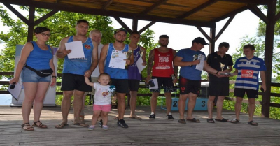 Kikół. Nad Jeziorem Kikolskim rozegrano turniej piłki plażowej