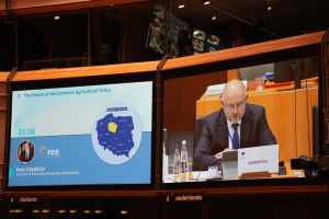 Piotr Całbecki uczestniczy w Brukseli w dwudniowym (19-20 czerwca) posiedzeniu plenarnym Europejskiego Komitetu Regionów.