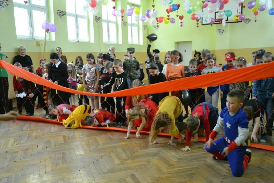 W Zespole Szkolno-Przedszkolnym w Kikole odbył się bal karnawałowy dla dzieci z przedszkola oraz uczniów klas I-III.