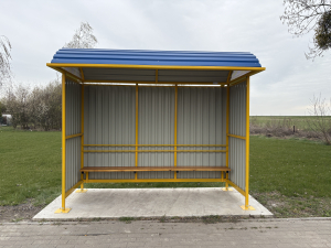 Nowa wiata przystankowa w Suminie