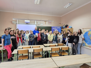Spotkanie kikolskich uczniów z Mikołajem Burdą