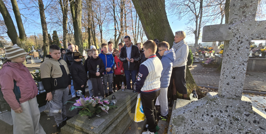 Pamięć, która łączy pokolenia – uczniowie z...