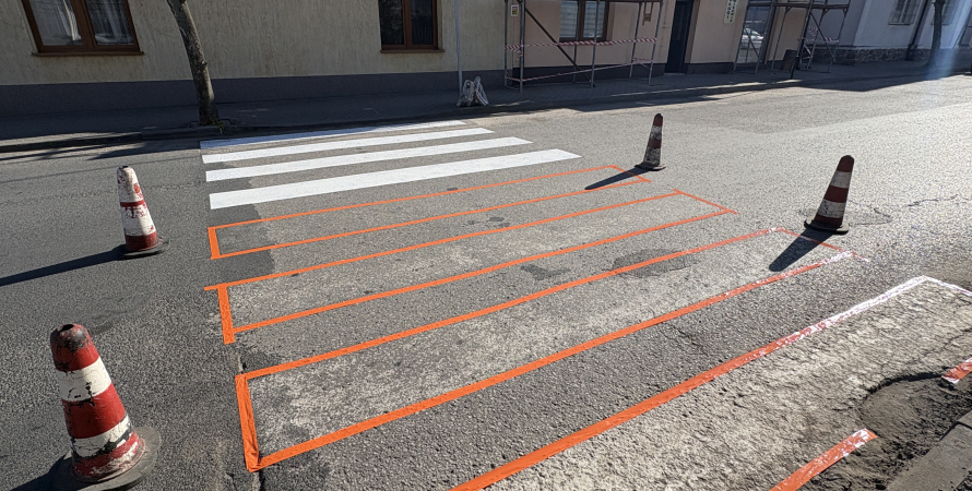 Prace związane z odświeżaniem oznakowania...